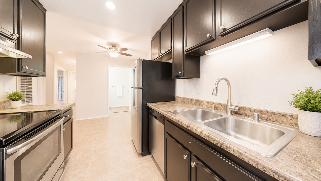Arroyo Vista | Gated Apartments in San Diego with Modern Interiors - Photo 4 of 33