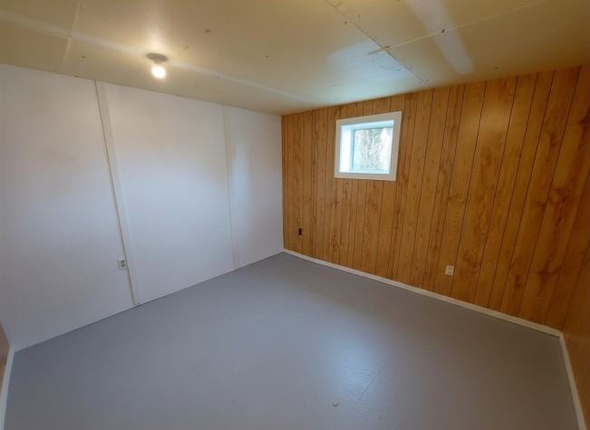 4 BEDROOMS! GARAGE! FULLY FENCED YARD! - Photo 3 of 21