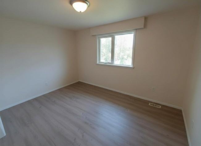 4 BEDROOMS! GARAGE! FULLY FENCED YARD! - Photo 7 of 21