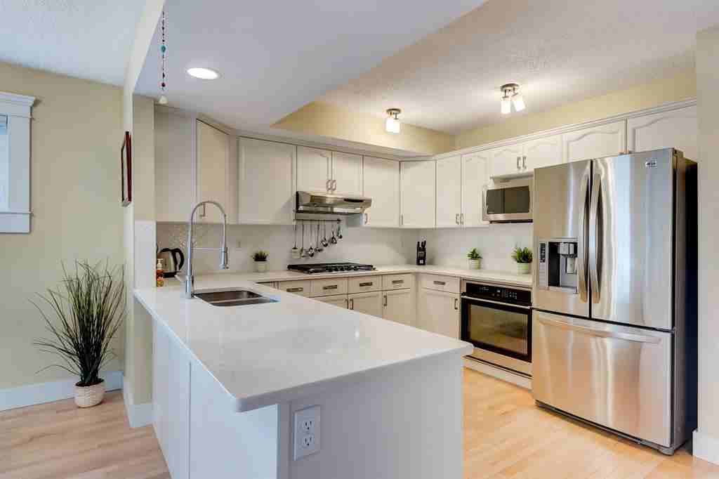 74 Inglewood Point - Photo 2 of 19