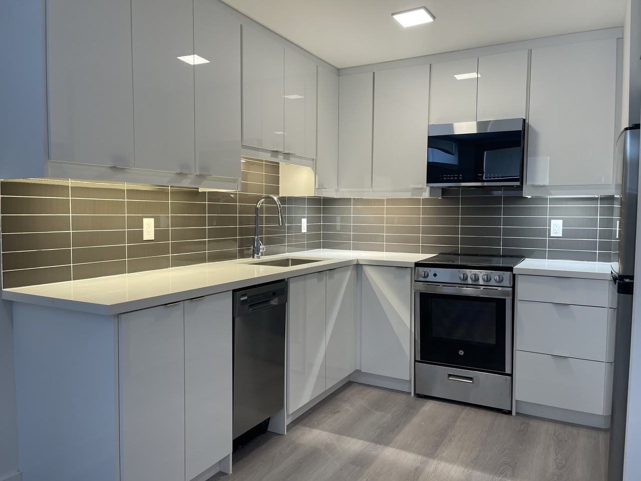 18 Cavell Avenue - Photo 2 of 6