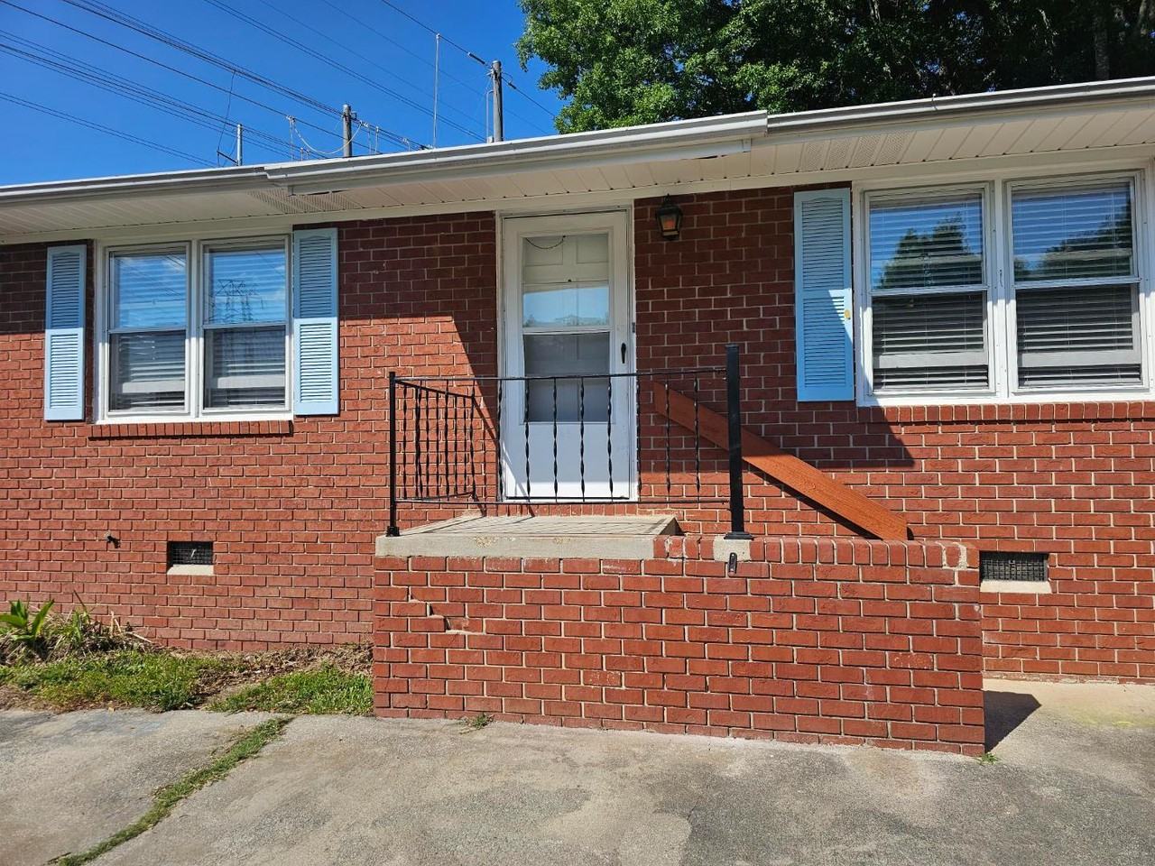 809 Church St - Photo 2 of 2