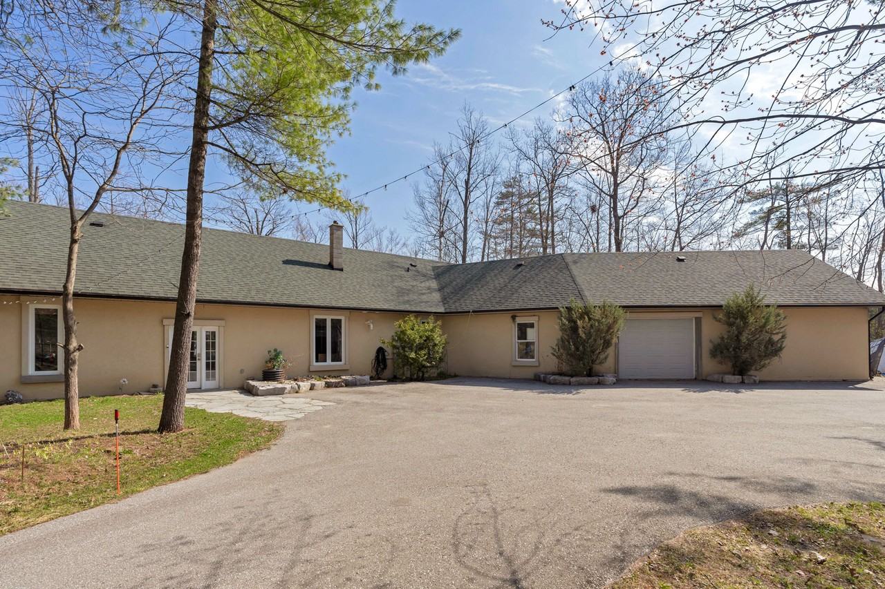 8149 Rama Rd, Washago, ON L0K 2B0, Canada - Photo 3 of 43