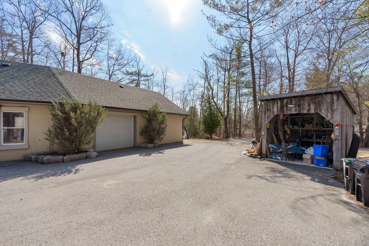 8149 Rama Rd, Washago, ON L0K 2B0, Canada - Photo 4 of 43