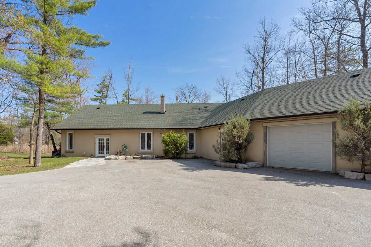 8149 Rama Rd, Washago, ON L0K 2B0, Canada - Photo 2 of 43