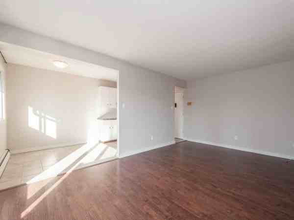 Elmwood Apartments - Photo 4 of 7