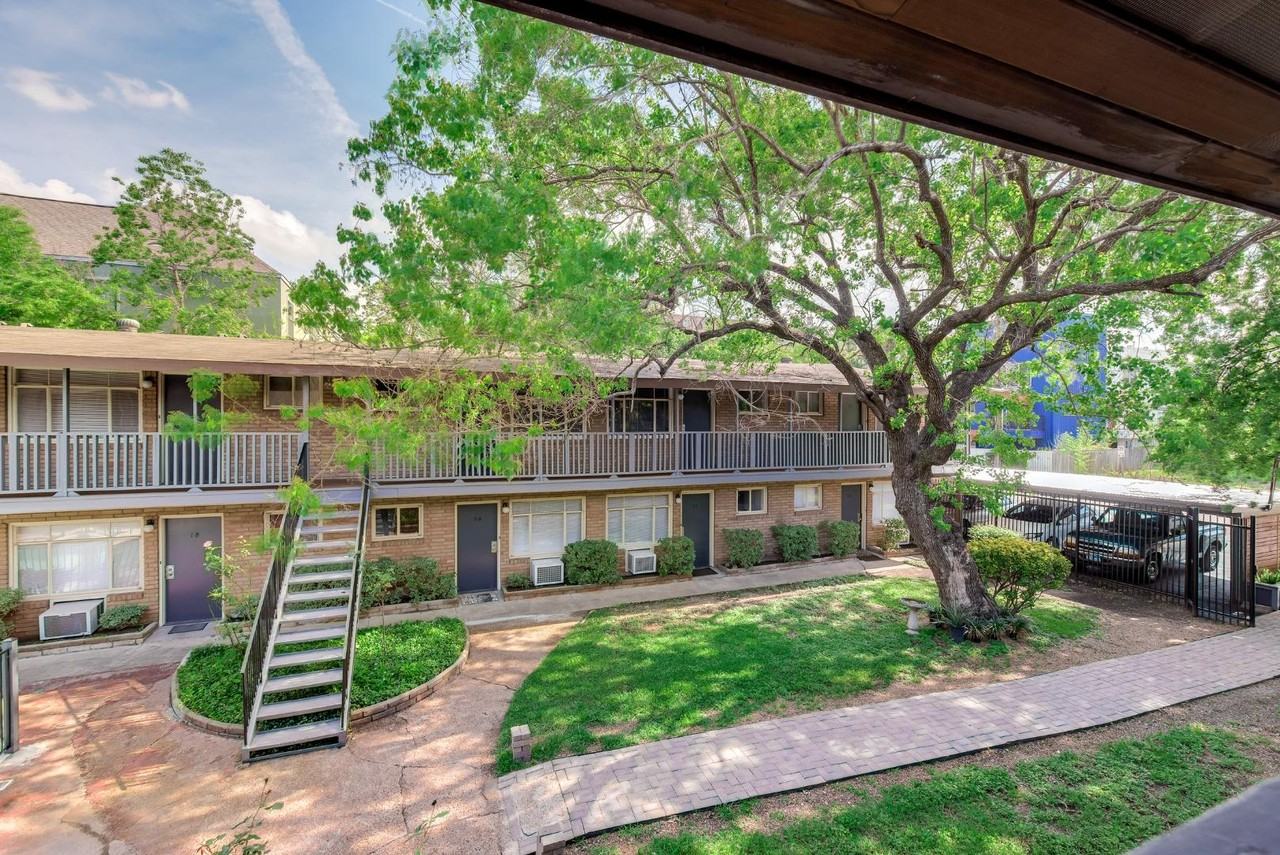 Gehring Place - Photo 4 of 10