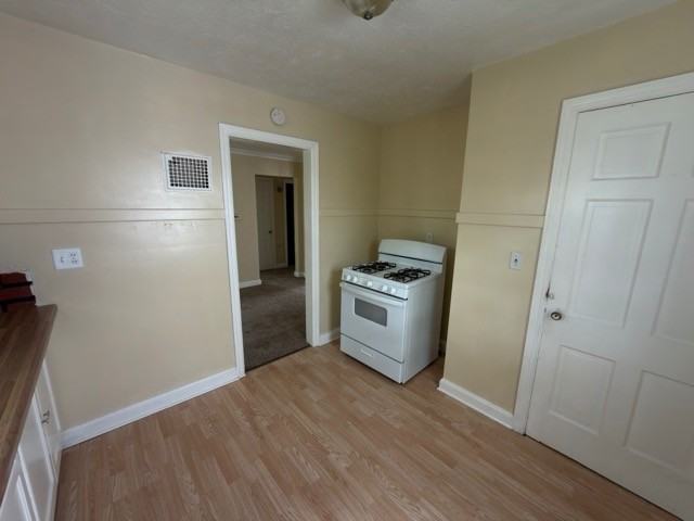 2411 N Dechman Ave - Photo 3 of 11