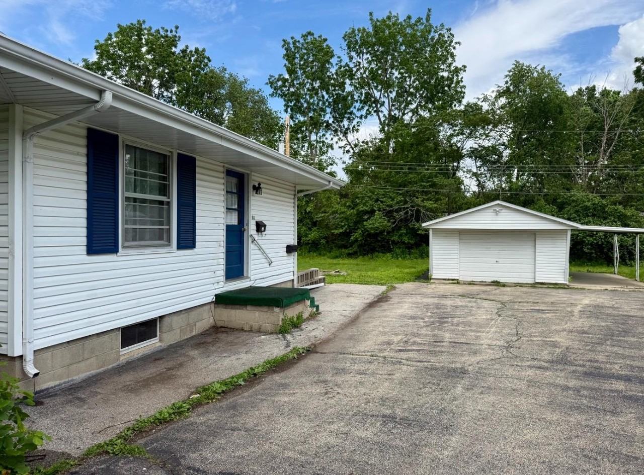 2517 Eastroad - Photo 5 of 20