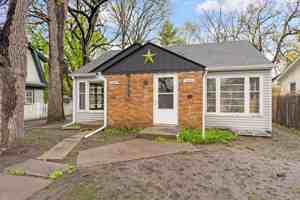 featured image of 5026 43rd Ave S #1