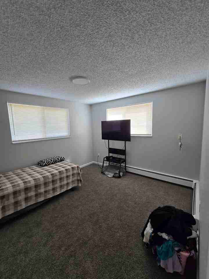 325 15th - Photo 4 of 13