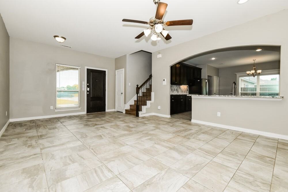 236 Teakwood Dr - Photo 6 of 17