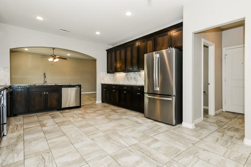 236 Teakwood Dr - Photo 7 of 17