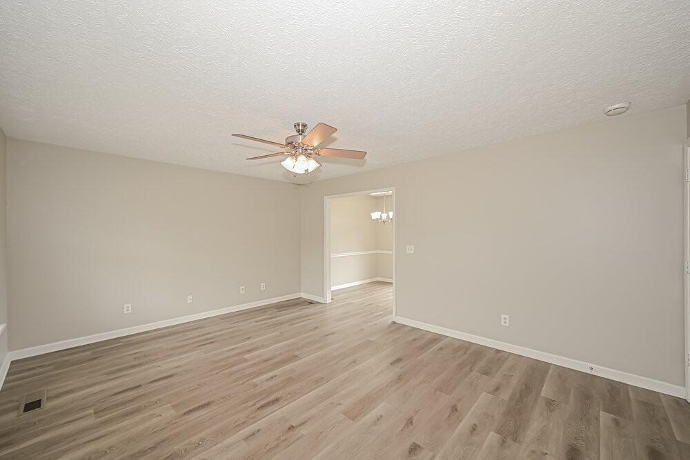 1711 Luton Dr - Photo 4 of 17