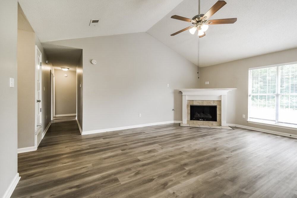 8274 Park Pike Dr - Photo 5 of 16