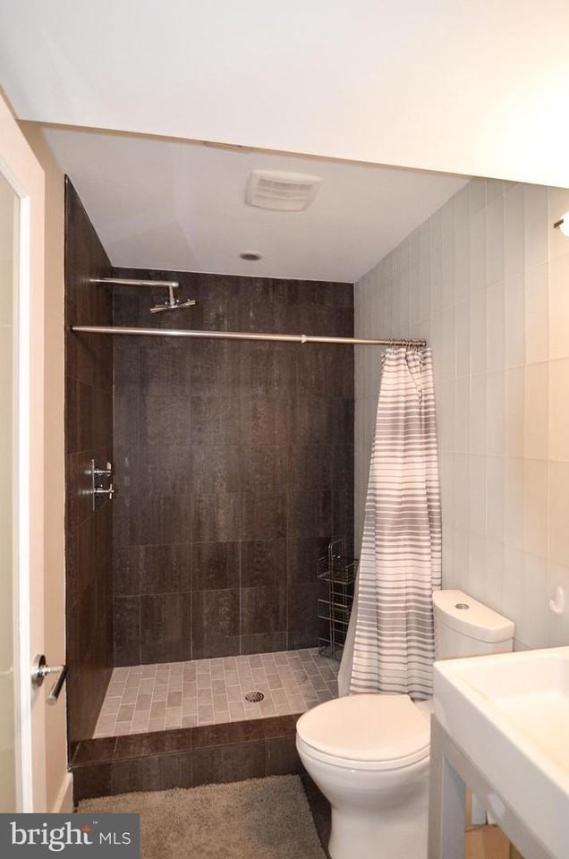 1538 Swann St Nw #1 - Photo 4 of 14