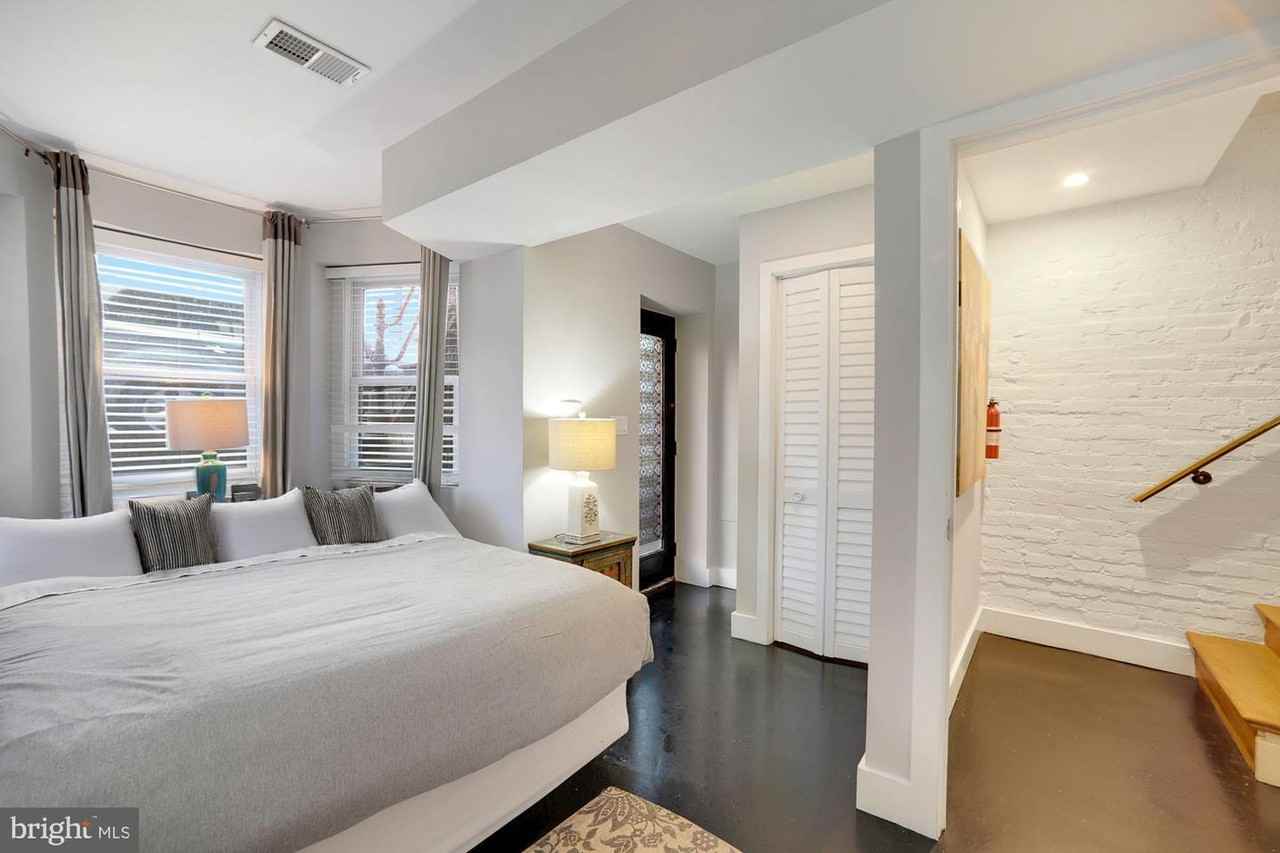 1538 Swann St Nw #1 - Photo 7 of 14