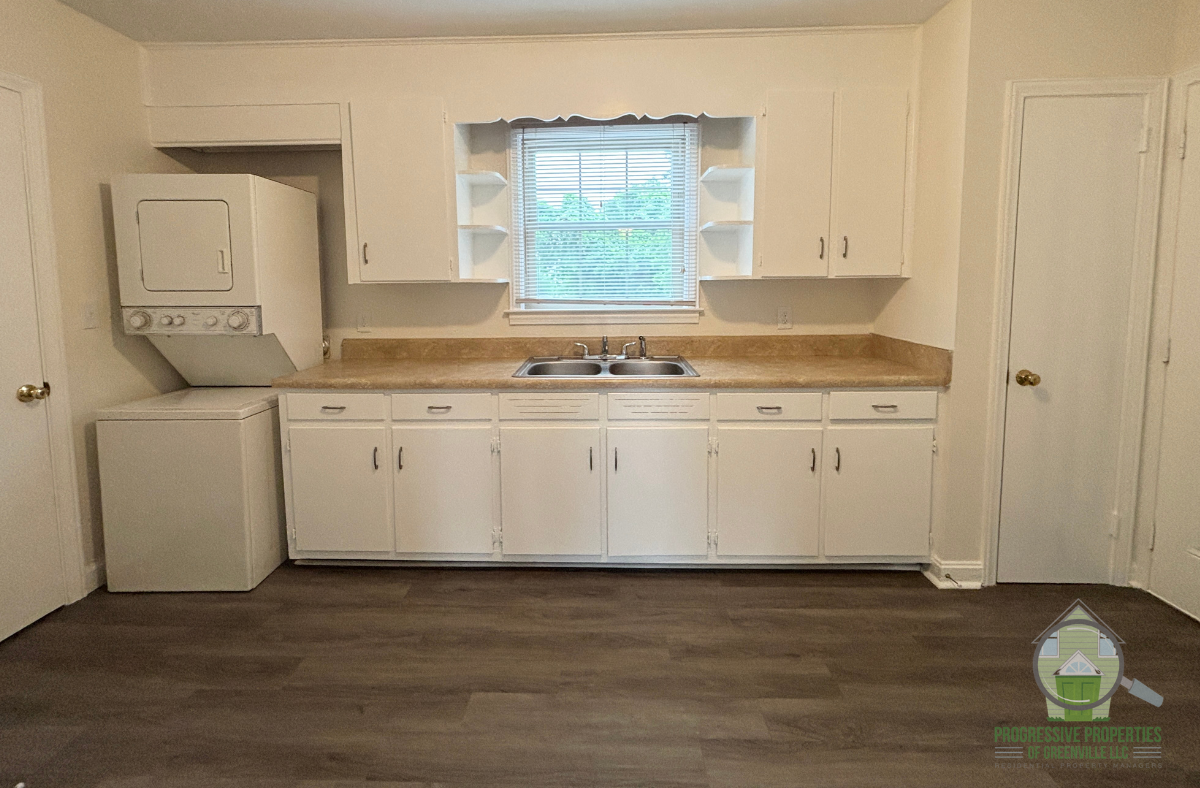 307 W Poinsett St #3 - Photo 4 of 13