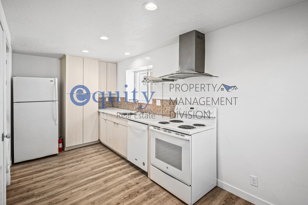 311 E 3360 S #3 - Photo 6 of 22