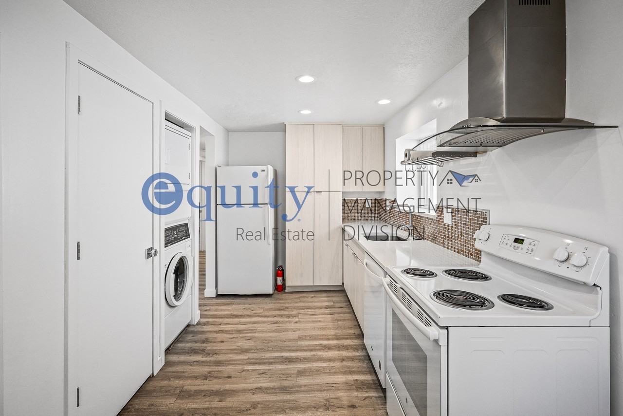311 E 3360 S #3 - Photo 7 of 22