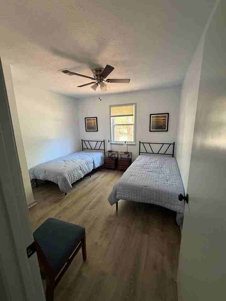 5451 Zachary Dr - Photo 3 of 10