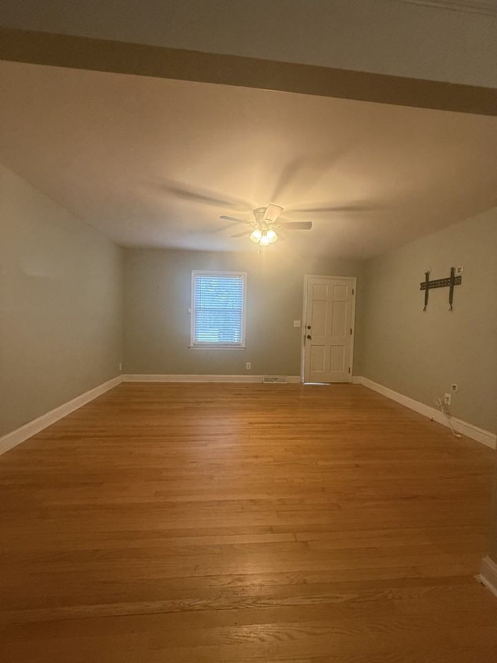 503 N Lincoln St #1 - Photo 2 of 17