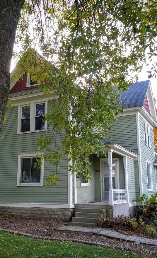 202 Union St #1 - Photo 3 of 6
