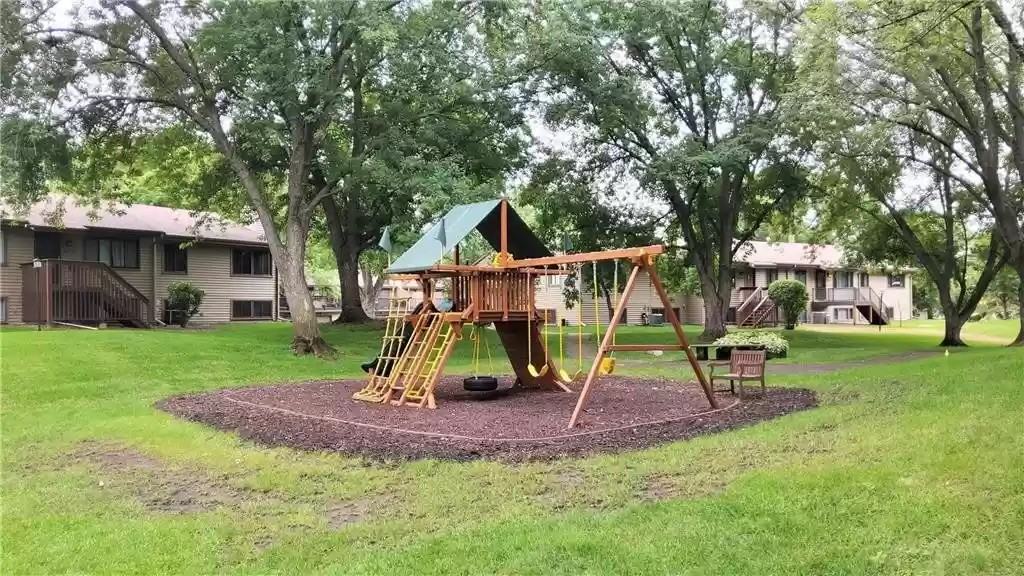 1386 Arden View Dr #1 - Photo 5 of 44