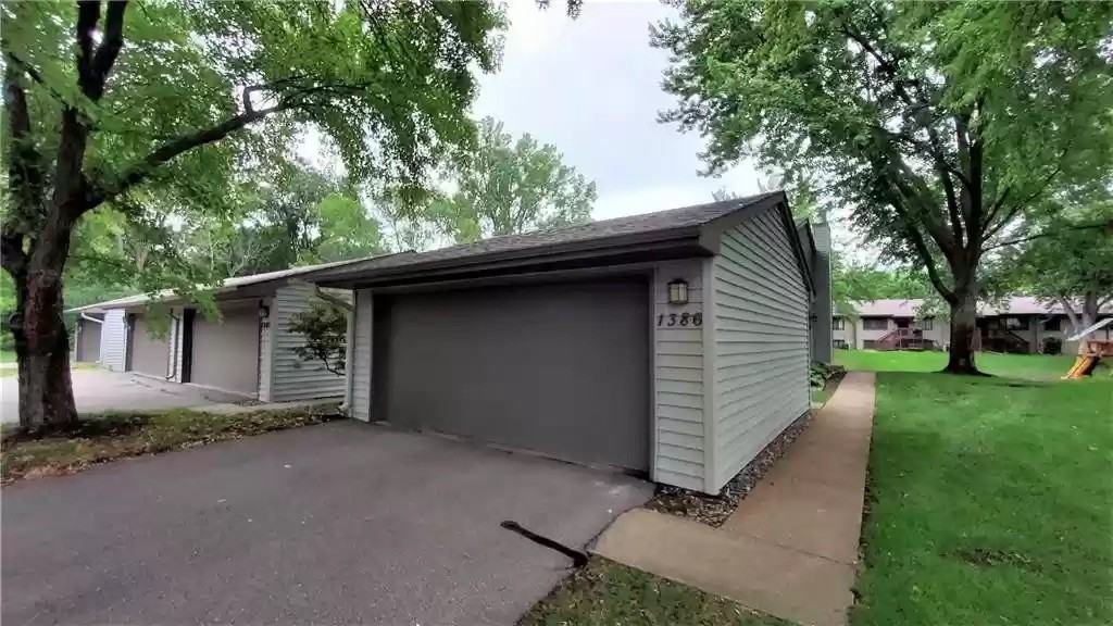 1386 Arden View Dr #1 - Photo 7 of 44
