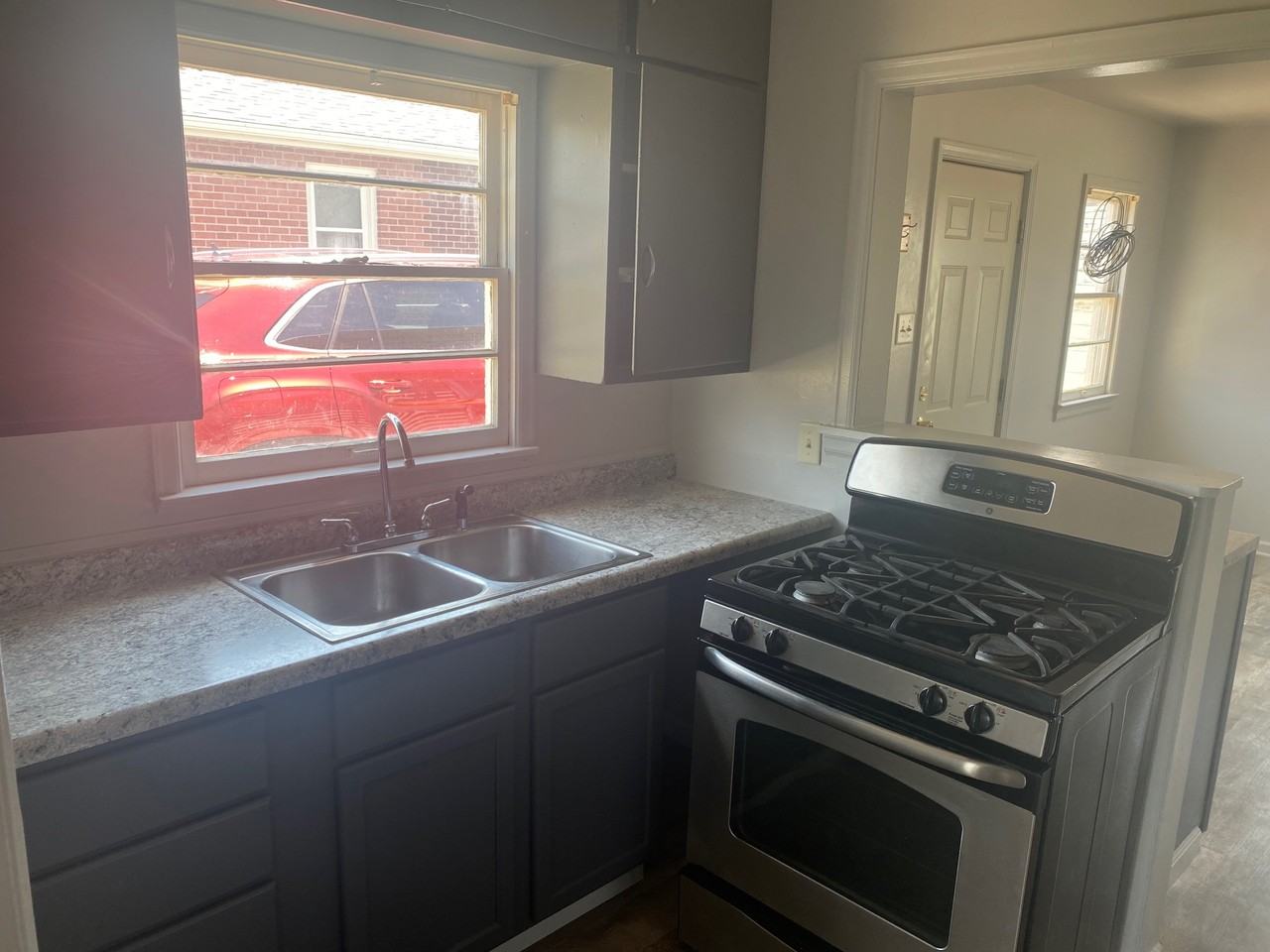 607 Morgan Ave #1 - Photo 4 of 12