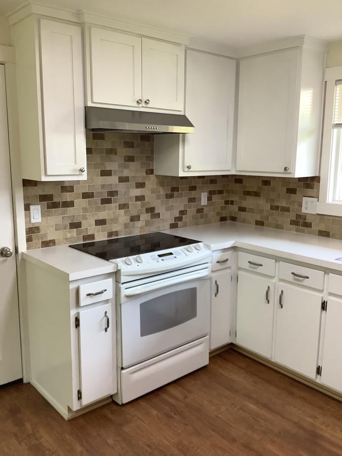 1740 Adkins St - Photo 7 of 28