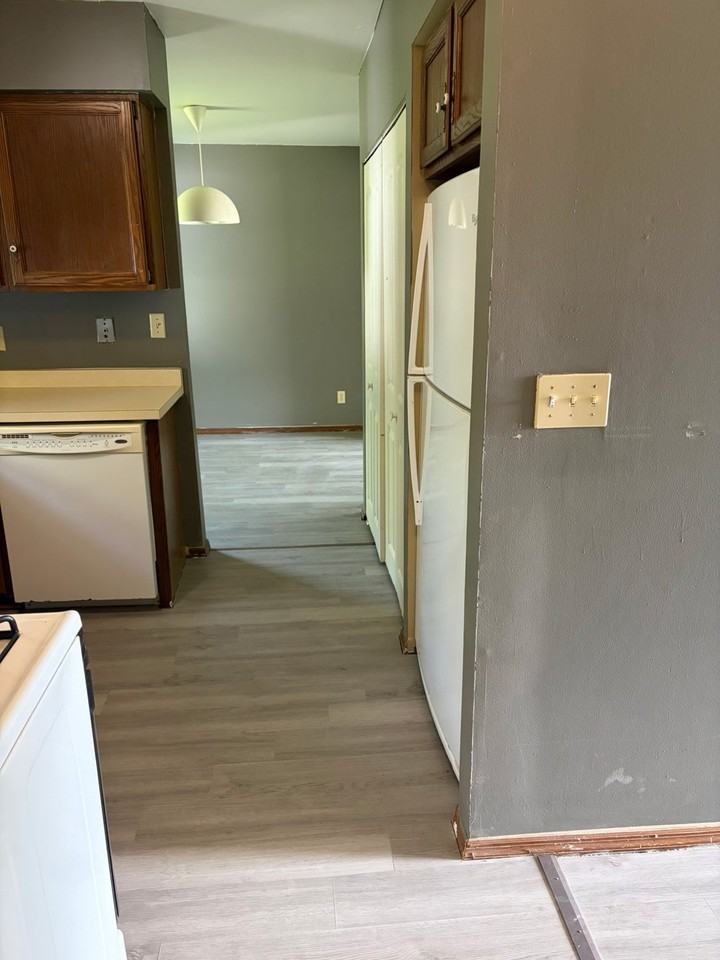 11104 N Oakwood Dr #1 - Photo 7 of 17