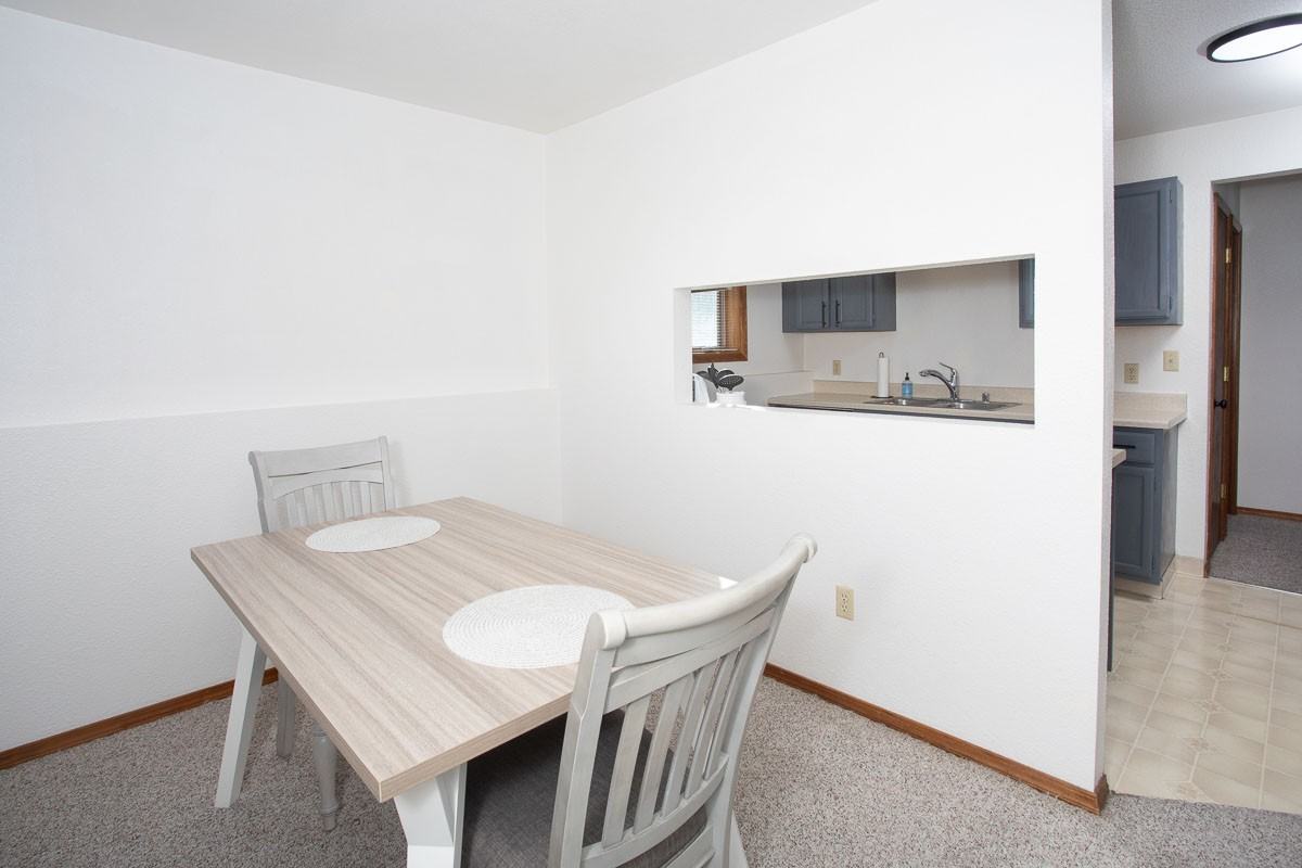 353 Cape Cod Dr - Photo 6 of 12