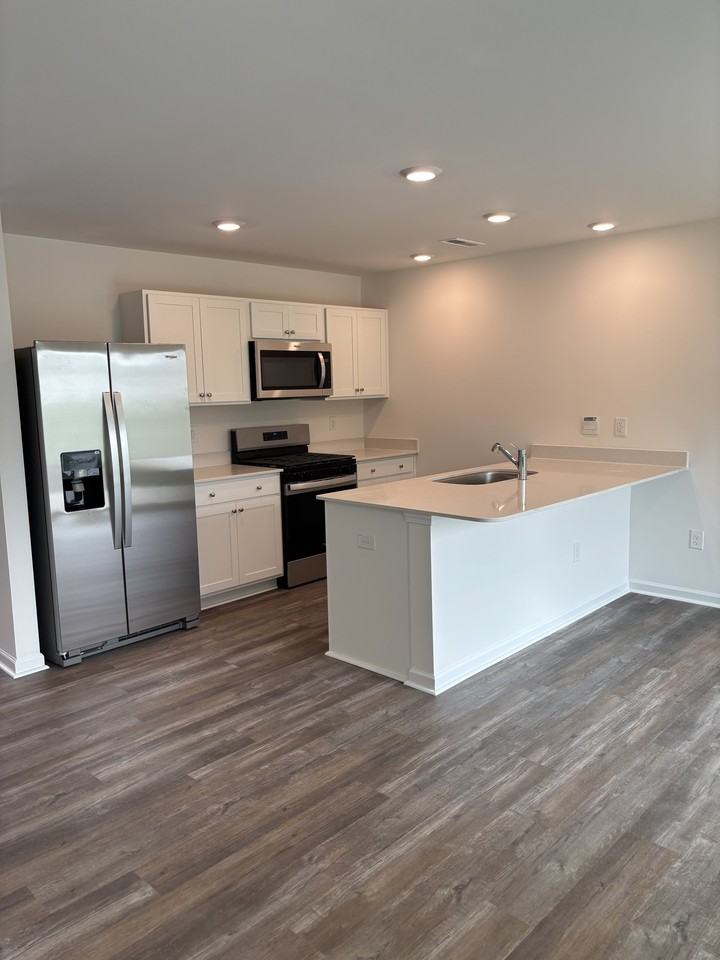 45 Red Clover Dr #1 - Photo 2 of 14