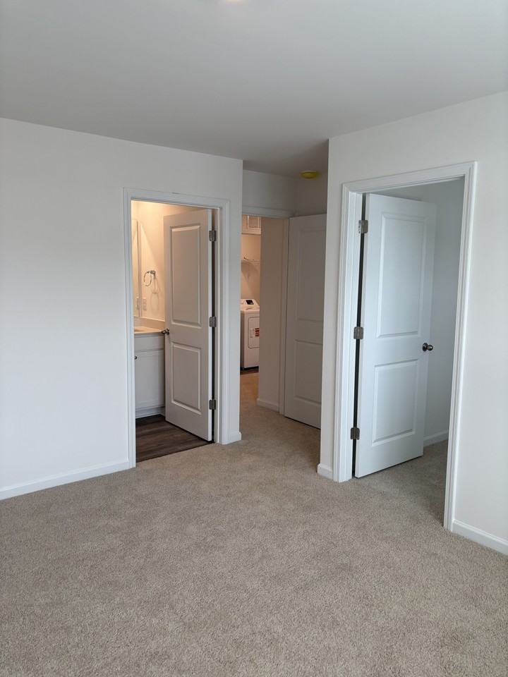 45 Red Clover Dr #1 - Photo 4 of 14