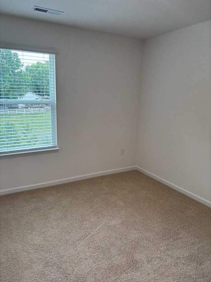 45 Red Clover Dr #1 - Photo 7 of 14