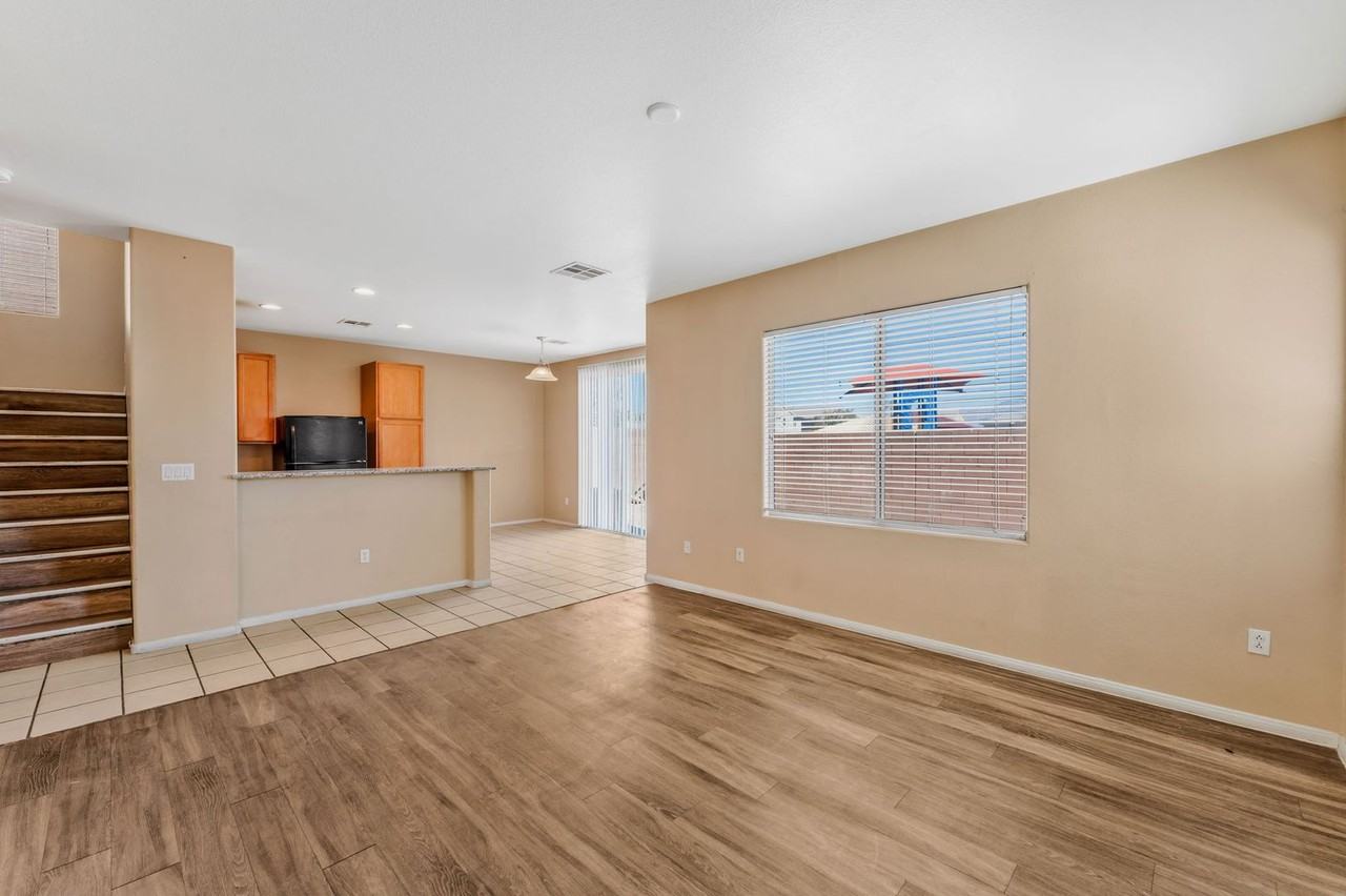 136 Unity Crest Ave - Photo 3 of 26