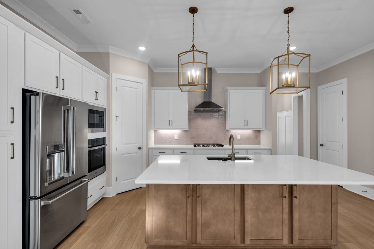 247 Asterwood Cir #1 - Photo 7 of 31
