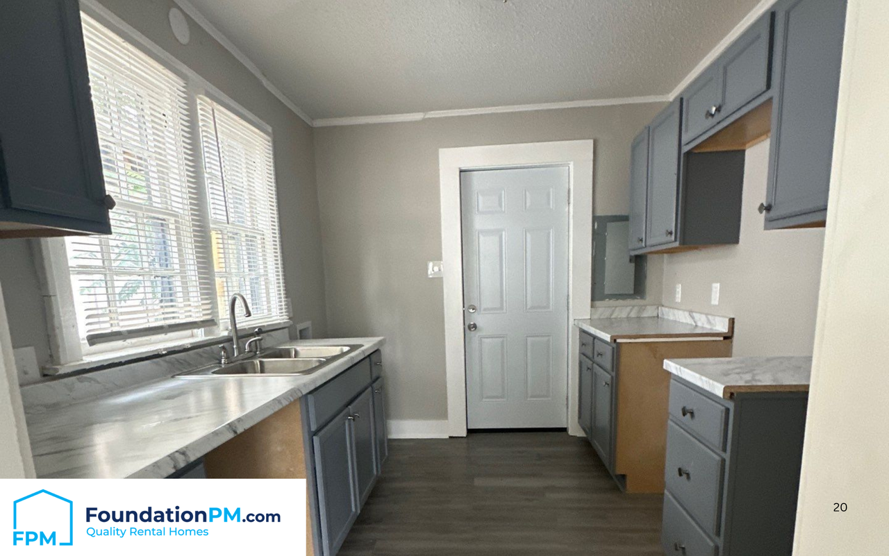790 S Parkway E #1 - Photo 3 of 20