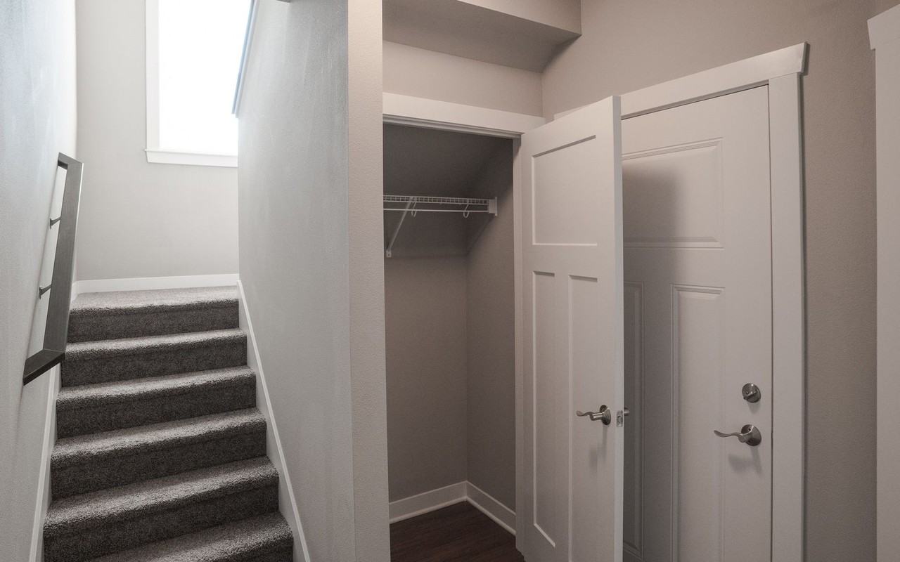 Ironwood Glen Townhomes - Photo 3 of 30