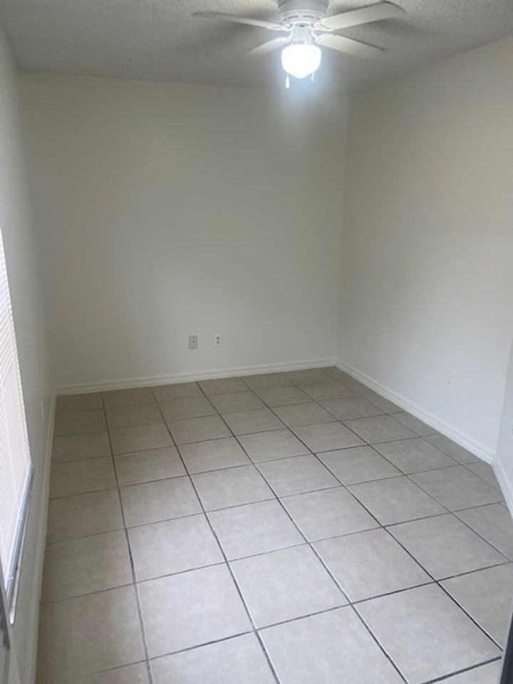 1515 S Oleander Ave - Photo 6 of 14