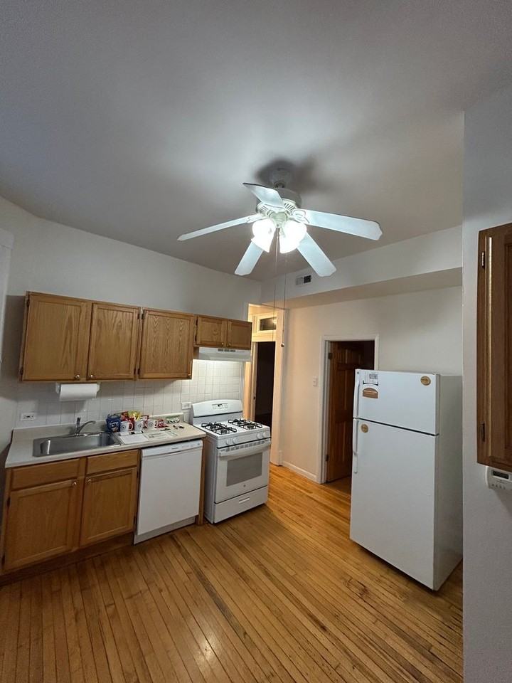 725 S Loomis - Photo 2 of 50