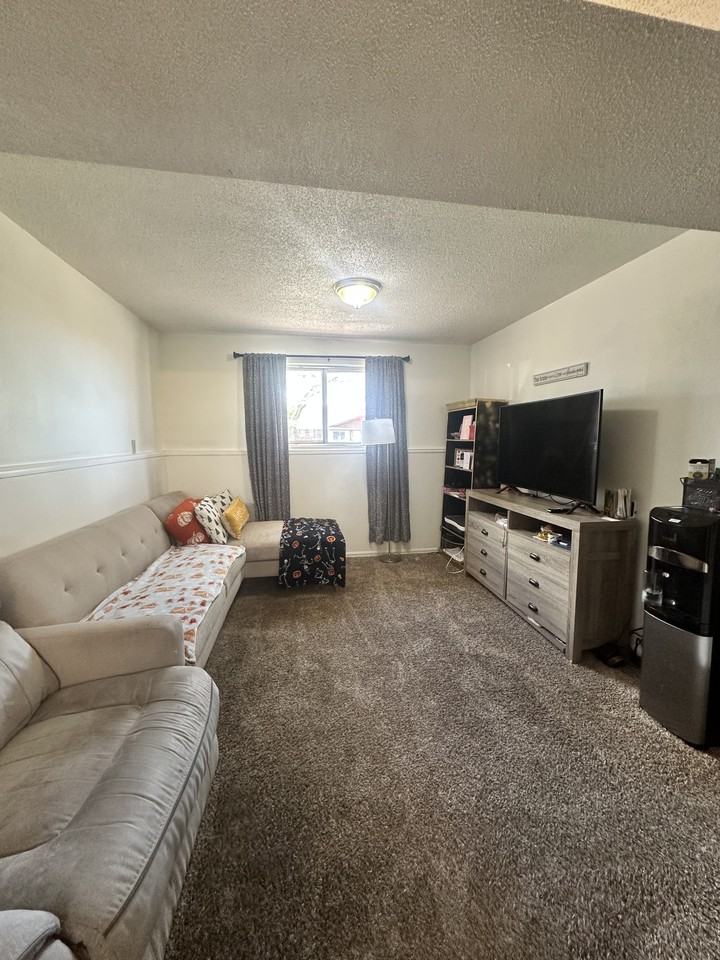 480 Harmony Dr #B - Photo 2 of 6