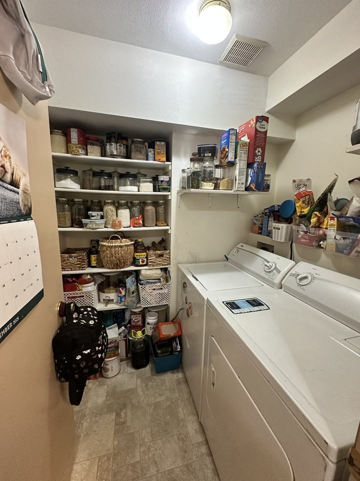 480 Harmony Dr #B - Photo 3 of 6