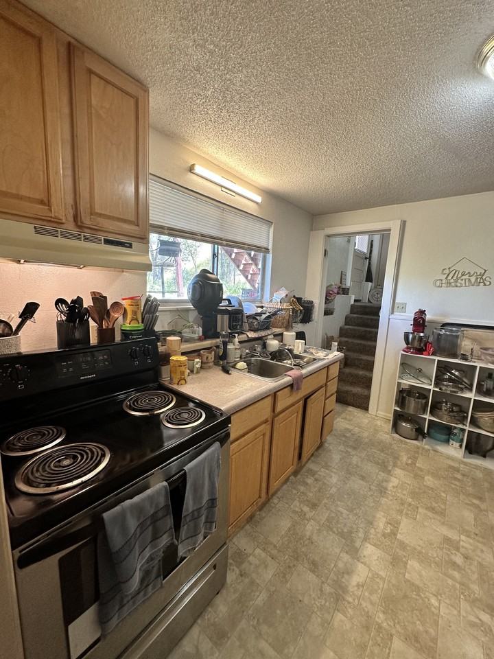 480 Harmony Dr #B - Photo 4 of 6
