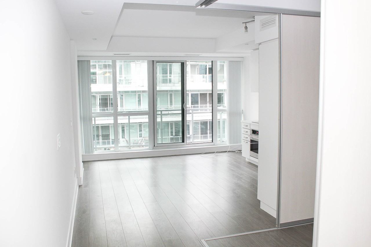 508 Downtown Condominium #709 - Photo 3 of 11
