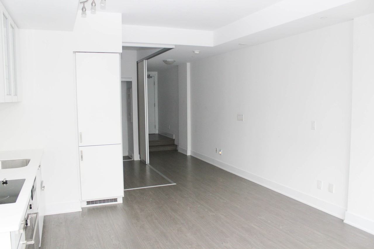 508 Downtown Condominium #709 - Photo 4 of 11