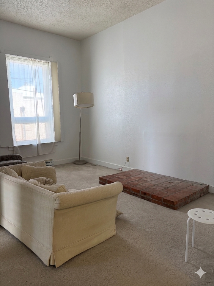 115 E Ivinson Ave #D - Photo 5 of 8
