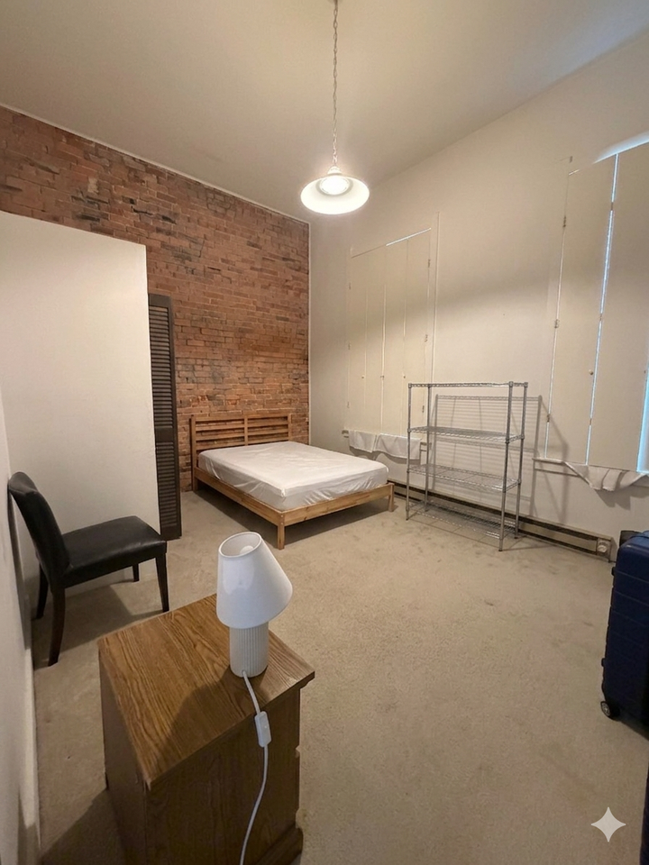 115 E Ivinson Ave #D - Photo 6 of 8
