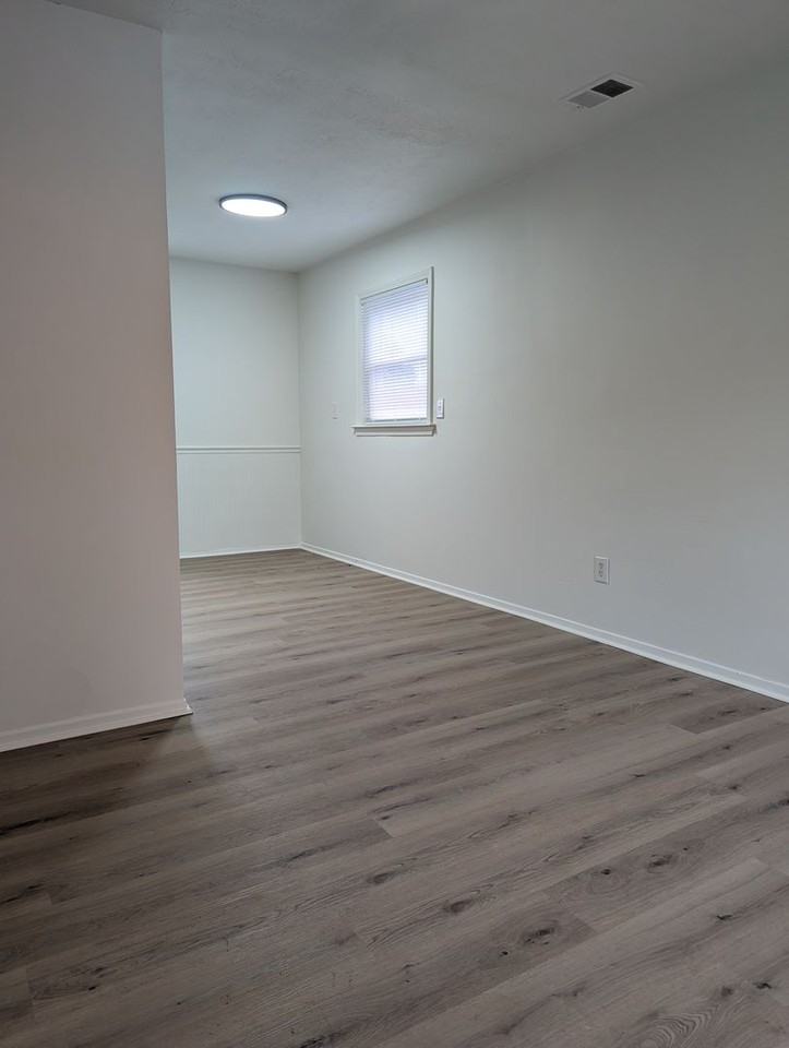 6109 Toebbe Ln - Photo 7 of 18